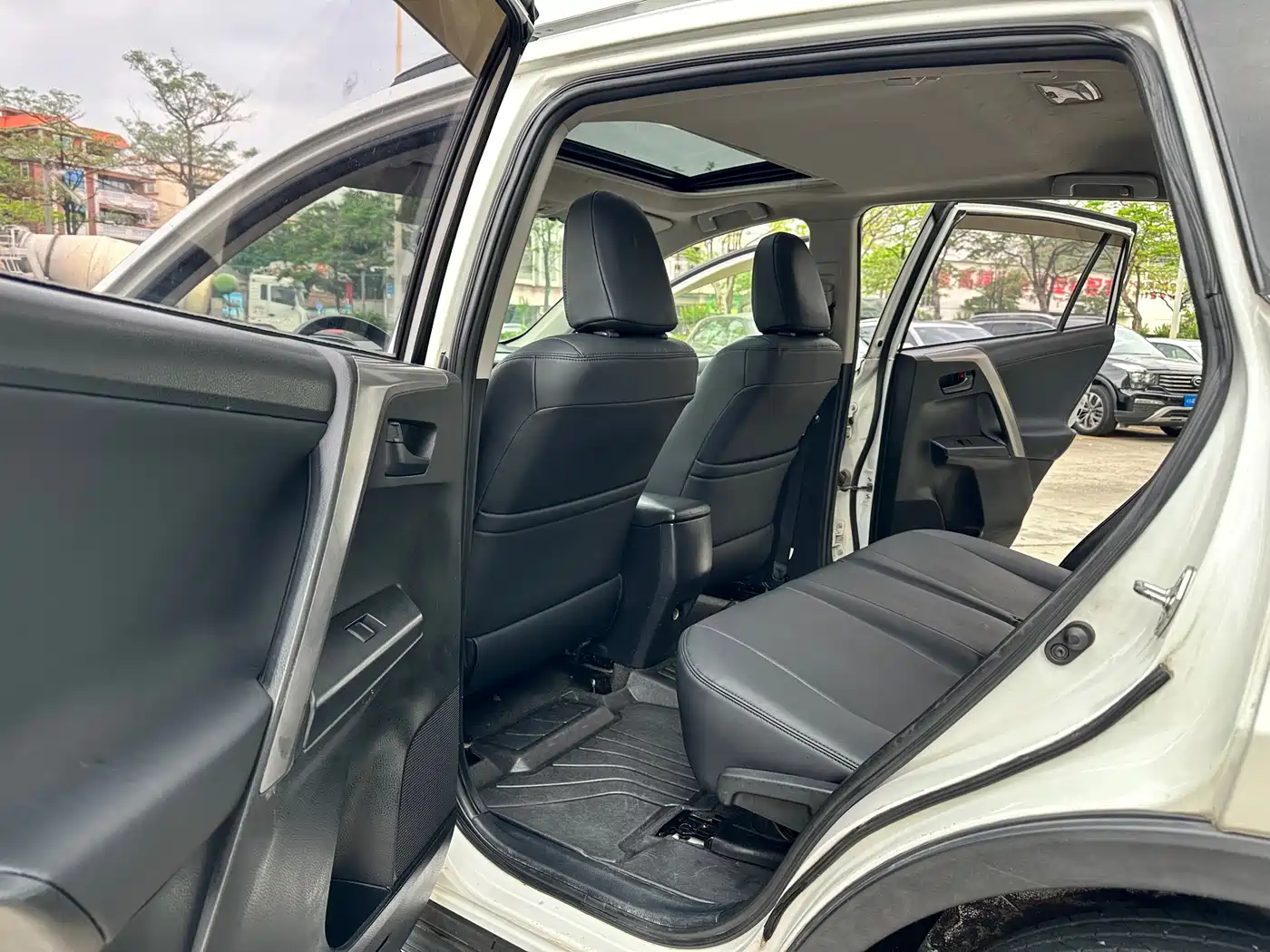 Toyota RAV4 Rongfang 2018 2.0L CVT 2WD Trend X Edition фото 10