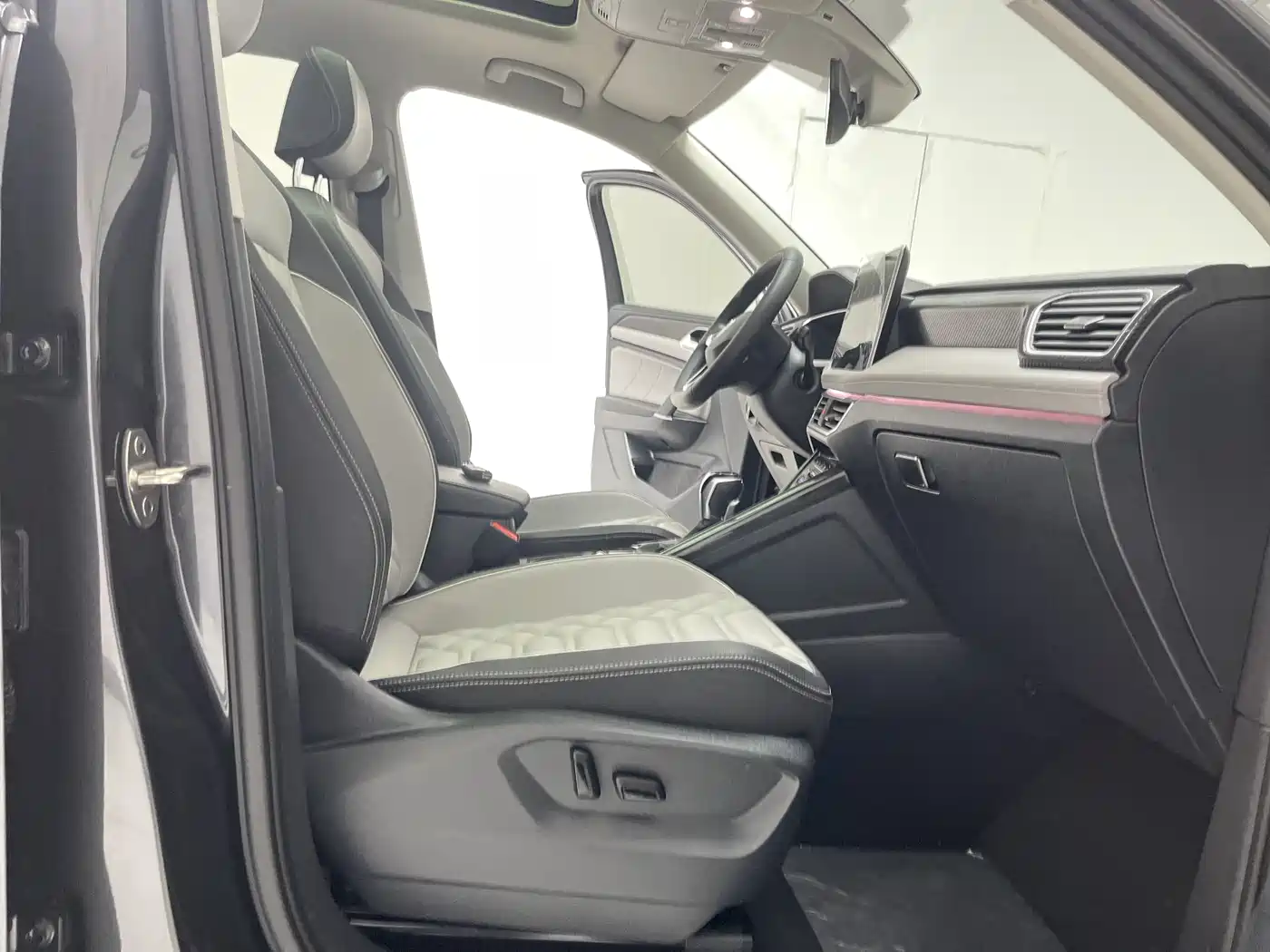 Volkswagen Tayron 2024 330TSI 2WD Luxury Plus Advanced фото 34