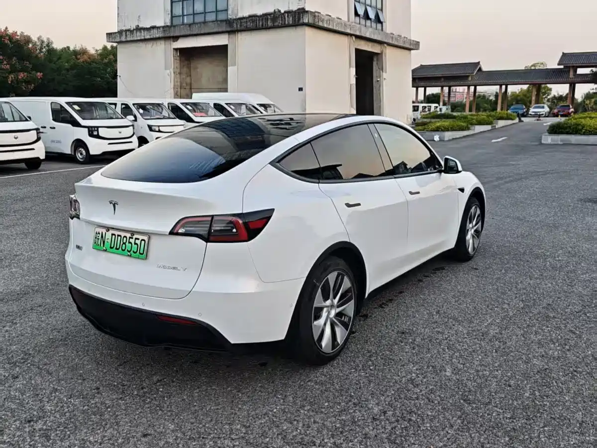 صورة 6 - Tesla Model Y