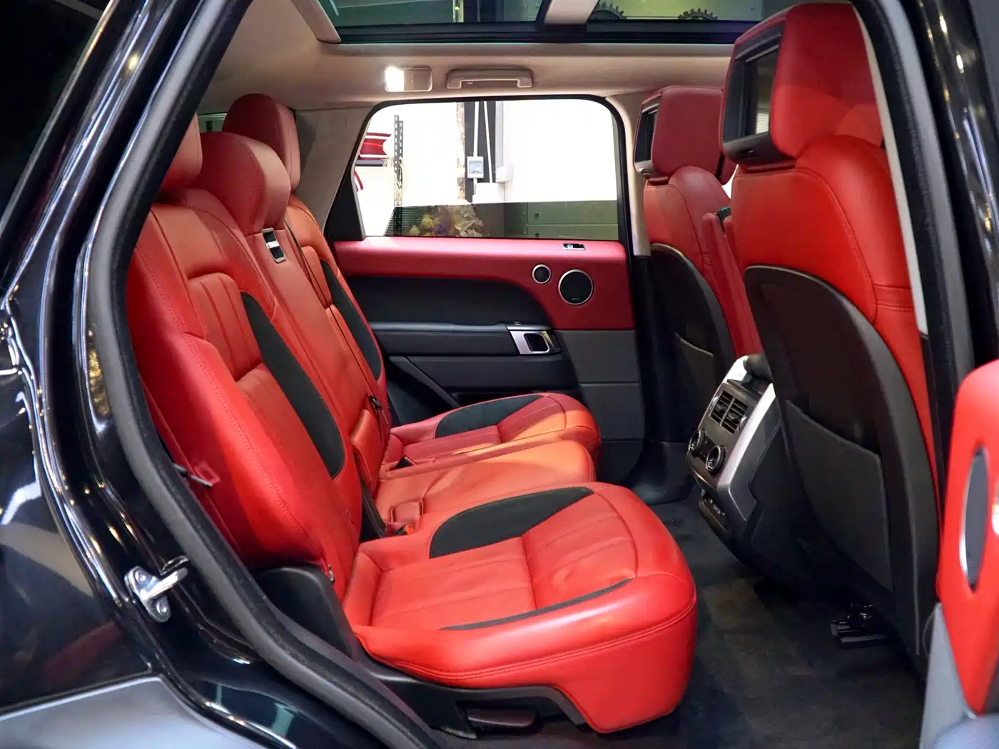 Land Rover Range Rover Sport 2021 3.0 L6 Gloss Black Edition фото 3