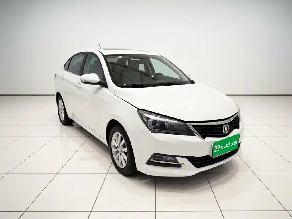 Фото 3 - Changan Yuexiang V7