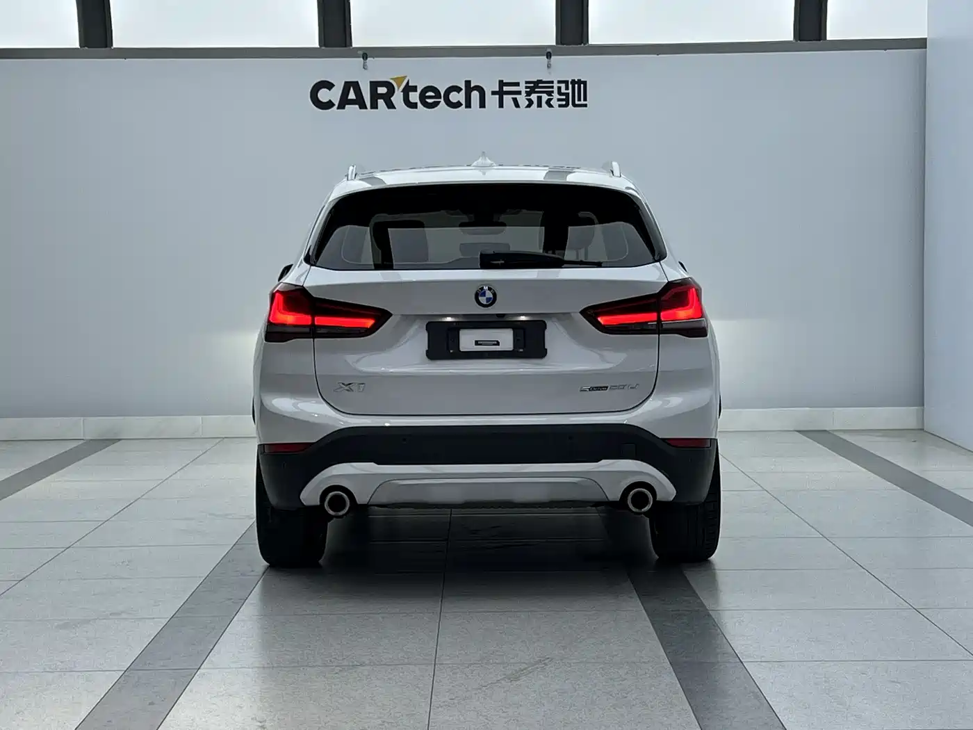 BMW X1 2022 sDrive20Li Fashion фото 4