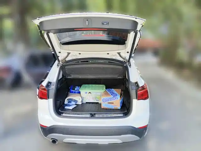 BMW X1 2018 sDrive18Li Premium Model — фото 5