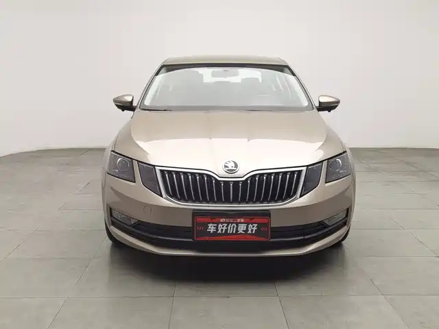 Škoda Octavia 2022 1.5L Automatic Comfort Edition — фото 3