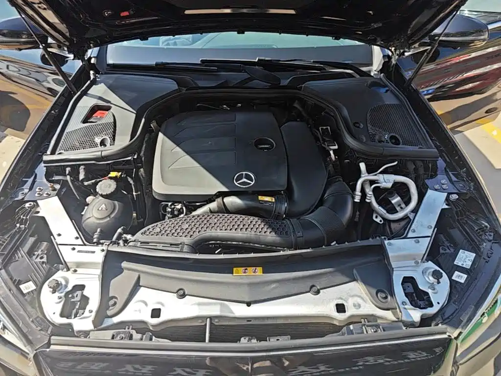 Photo 20 - Mercedes-Benz E-Class