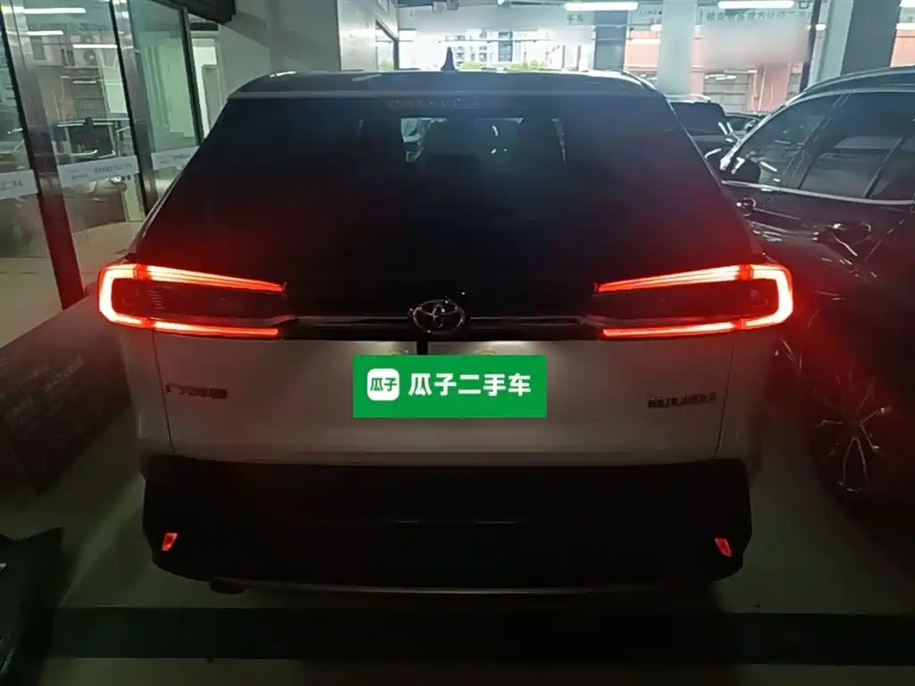 Toyota Wildlander 2023 2.0L CVT FWD Urban фото 6