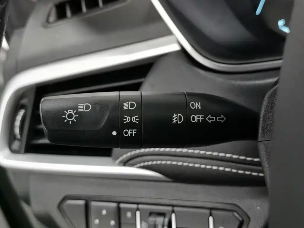 Baojun 530 2021 2021 Global Vehicle Anniversary Edition 1.5T CVT Premium Connected 7-seater