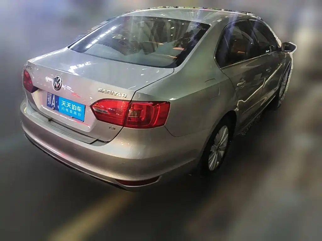 Photo 2 - Volkswagen Sagitar