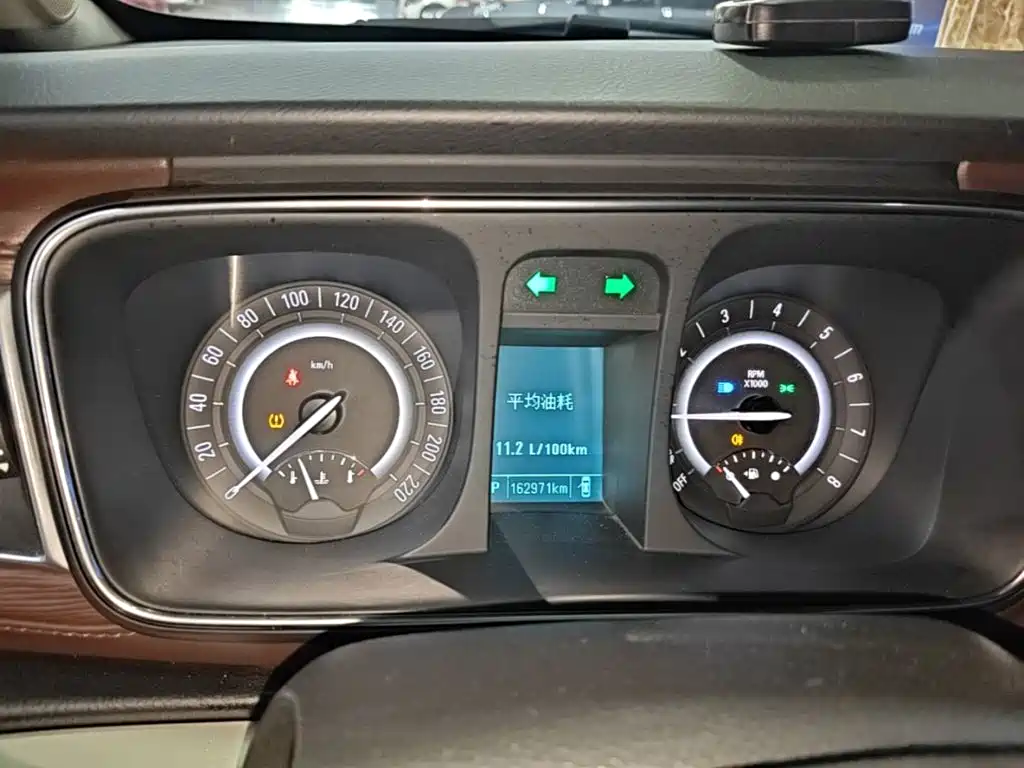 Фото 12 - Buick GL8