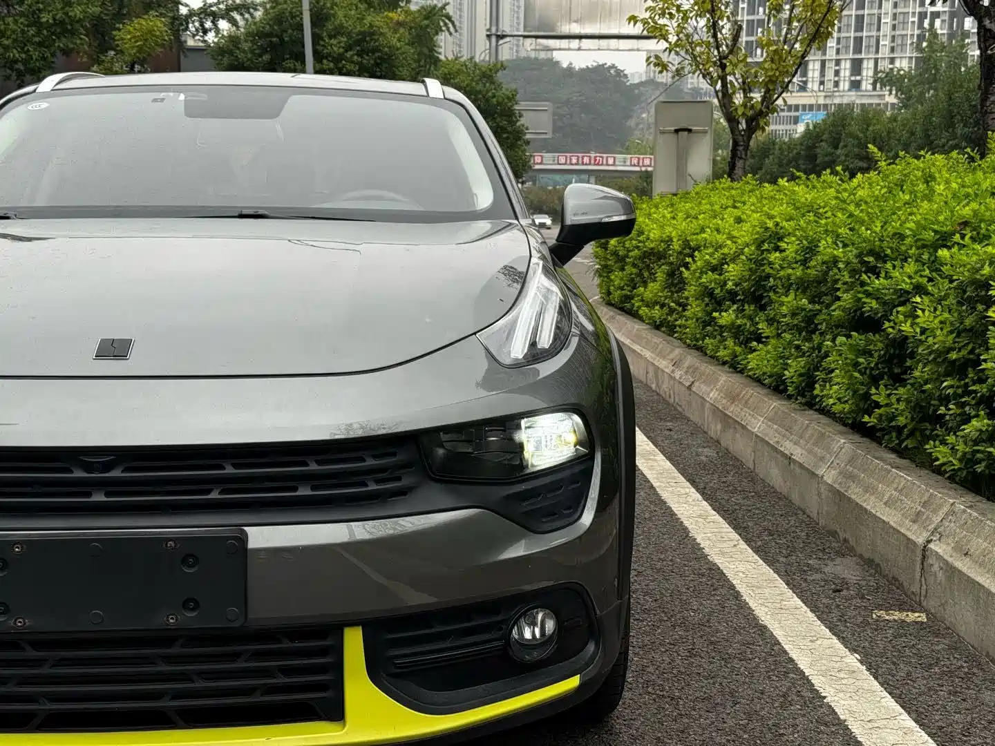 Фото 4 - Lynk & Co 02