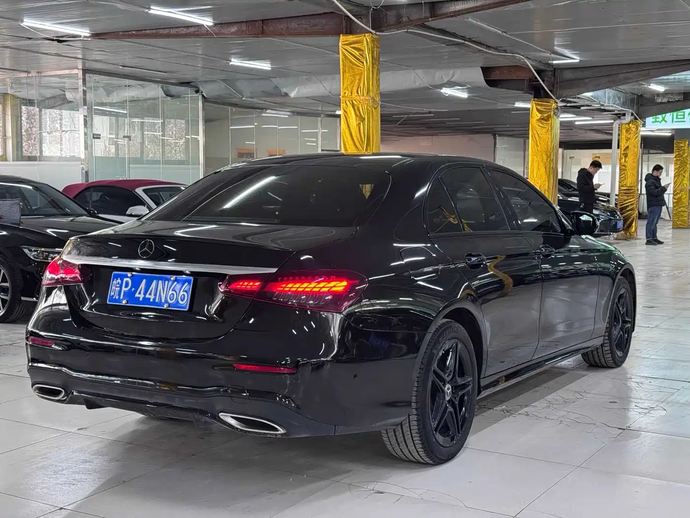 MERCEDES-BENZ E CLASS