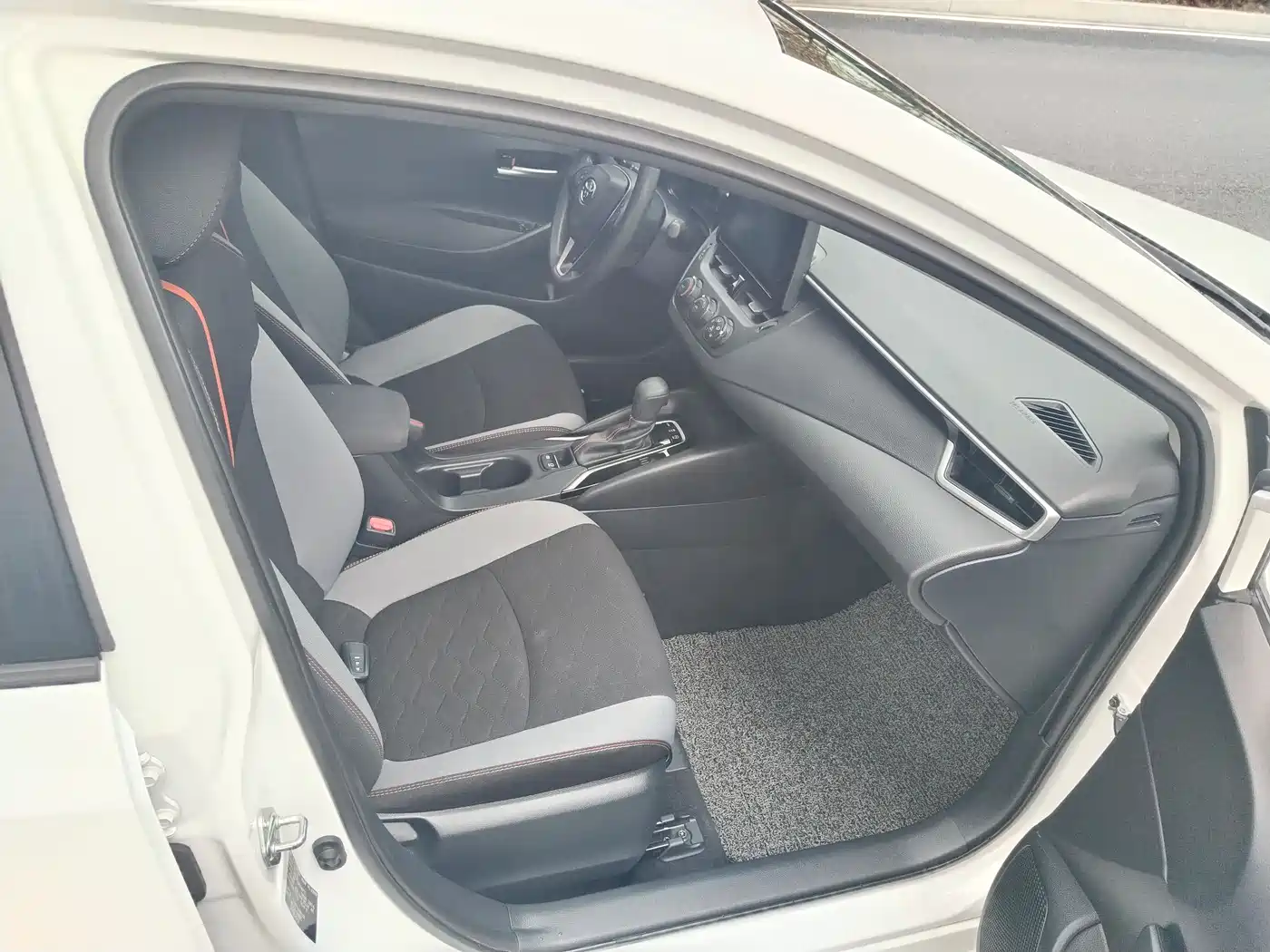 Toyota Corolla 2023 1.2T Pioneer Edition фото 24