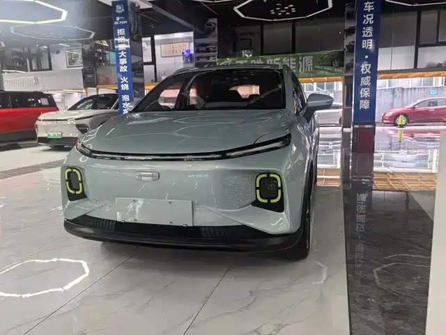 Geely Geometry E Firefly 2023 401KM Linglong Tiger 5-Seater — фото 1