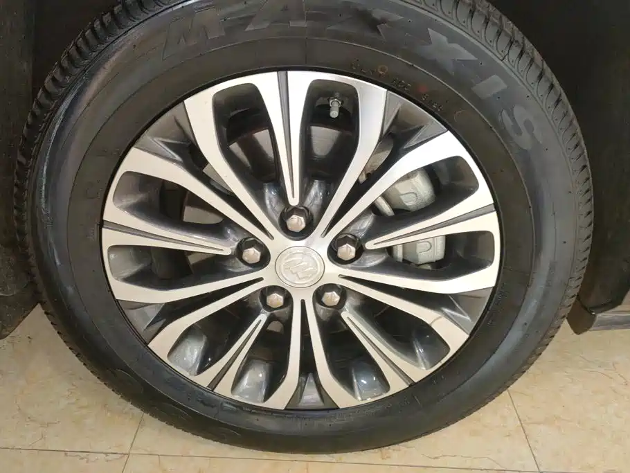 Фото 6 - Buick GL8