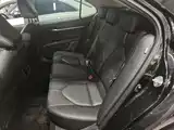Фото 17 - Toyota Camry