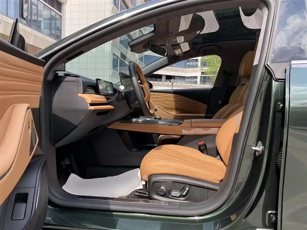 Geely Galaxy Galaxy Xingyao 8 2025 130km EM-P Starship Edition фото 15