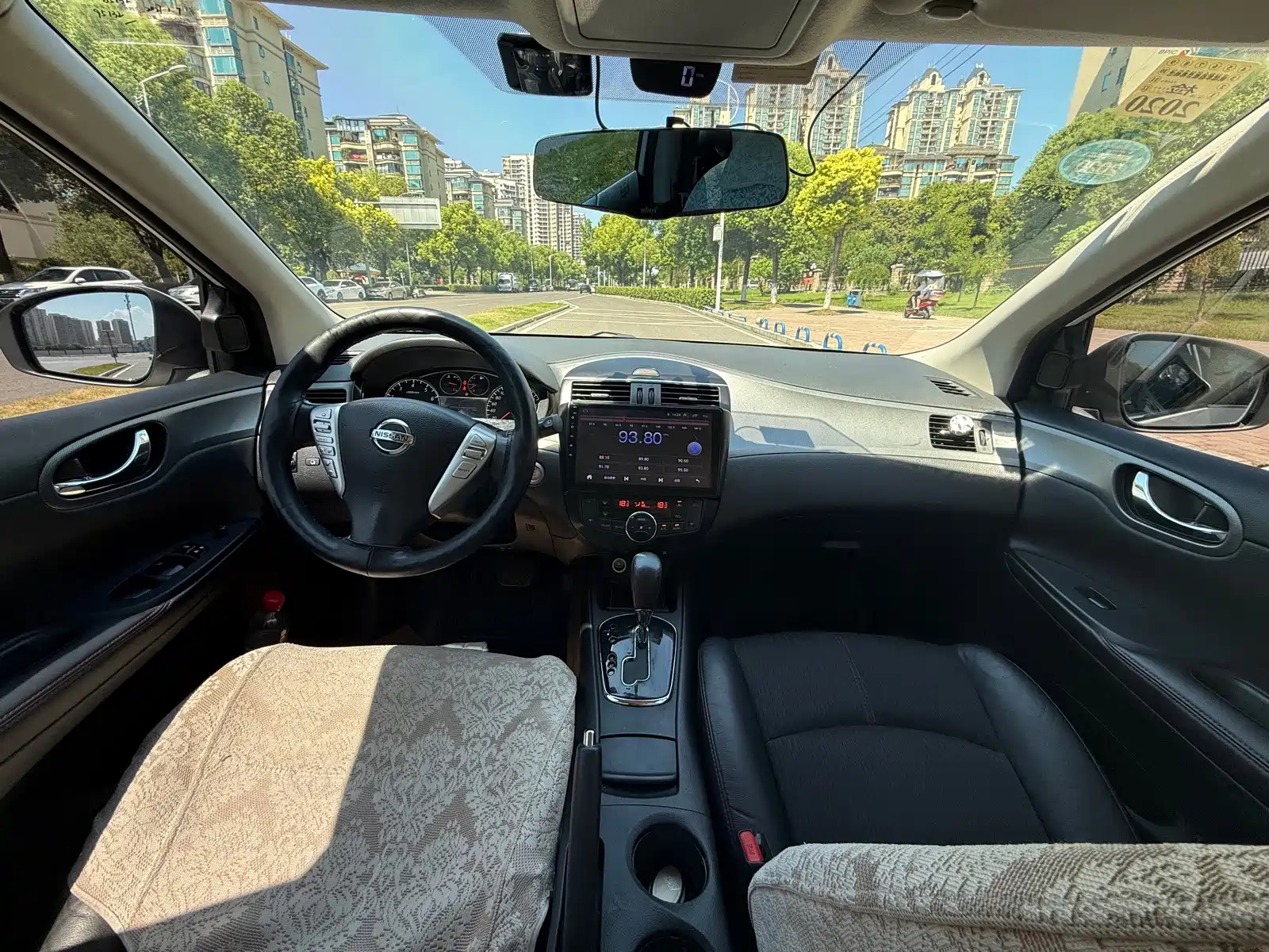 Photo 5 - Nissan Tiida
