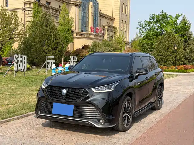 TOYOTA CROWN LUFANG 2024