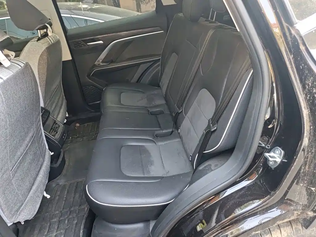 Photo 18 - Haval H6