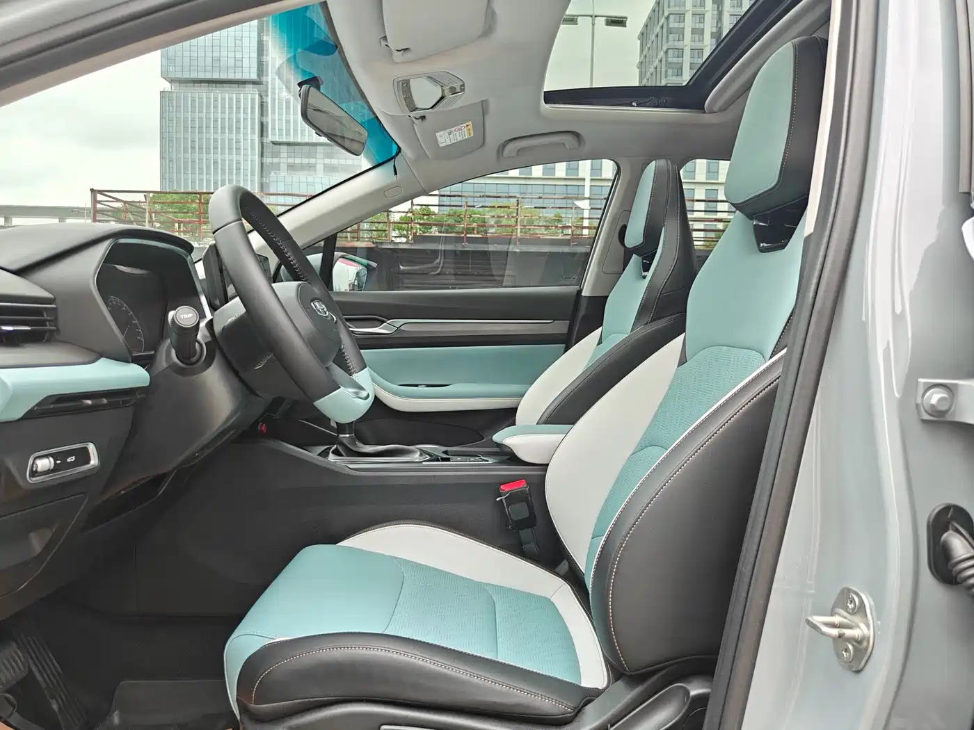Geely Emgrand S 2022 2022 1.4T CVT Crossover Player