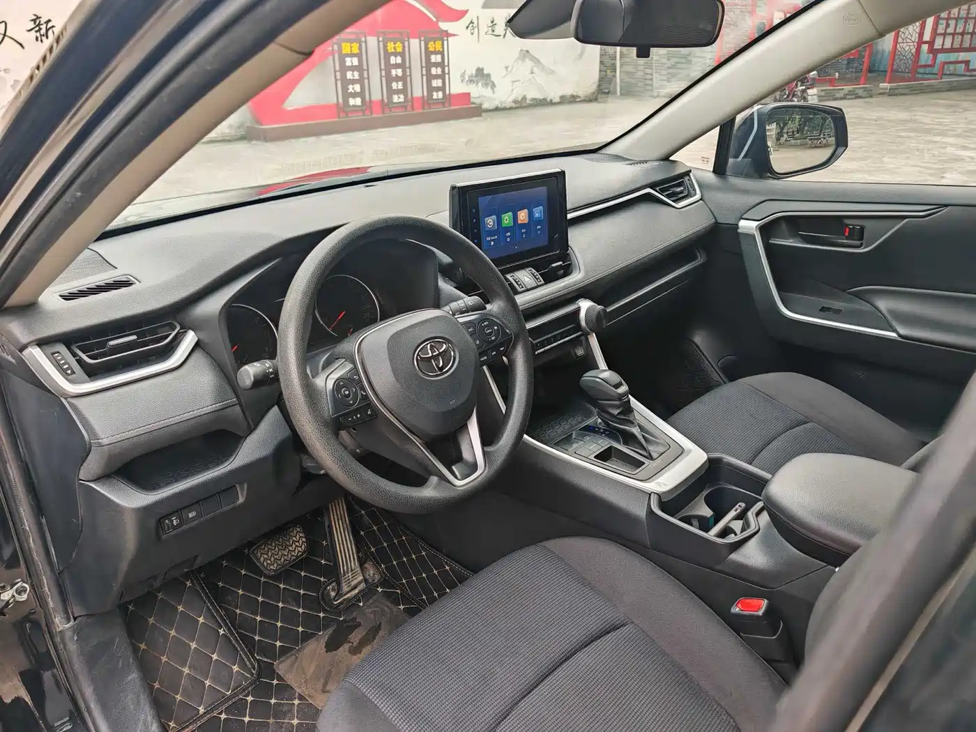 Toyota RAV4 Rongfang 2022 2.0L CVT 2WD Urban Edition фото 9