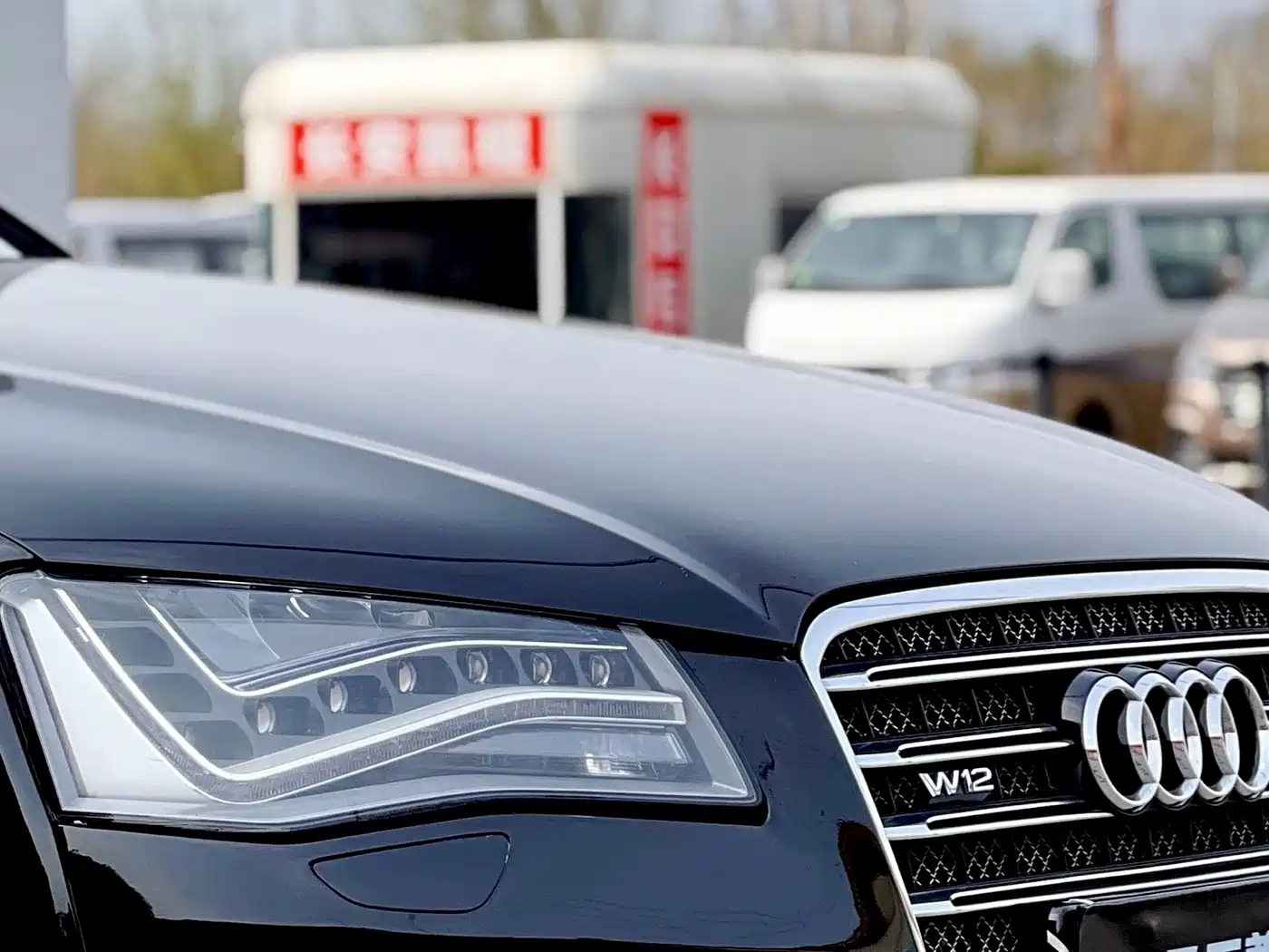 Фото 7 - Audi A8