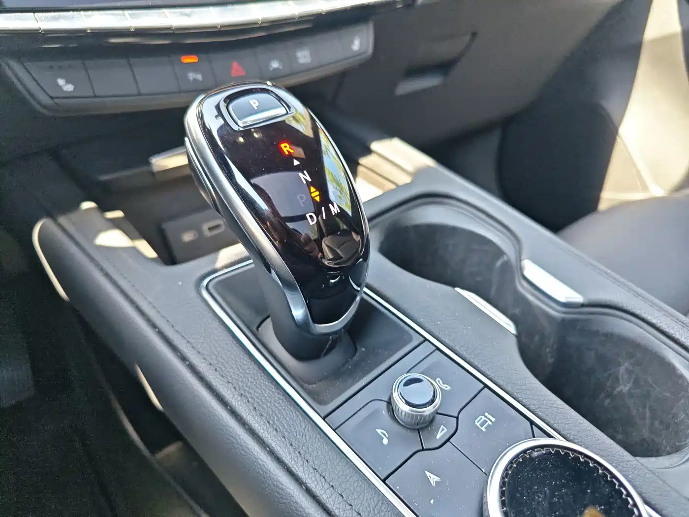 Cadillac XT4 2025 2024 28T 2WD Luxury