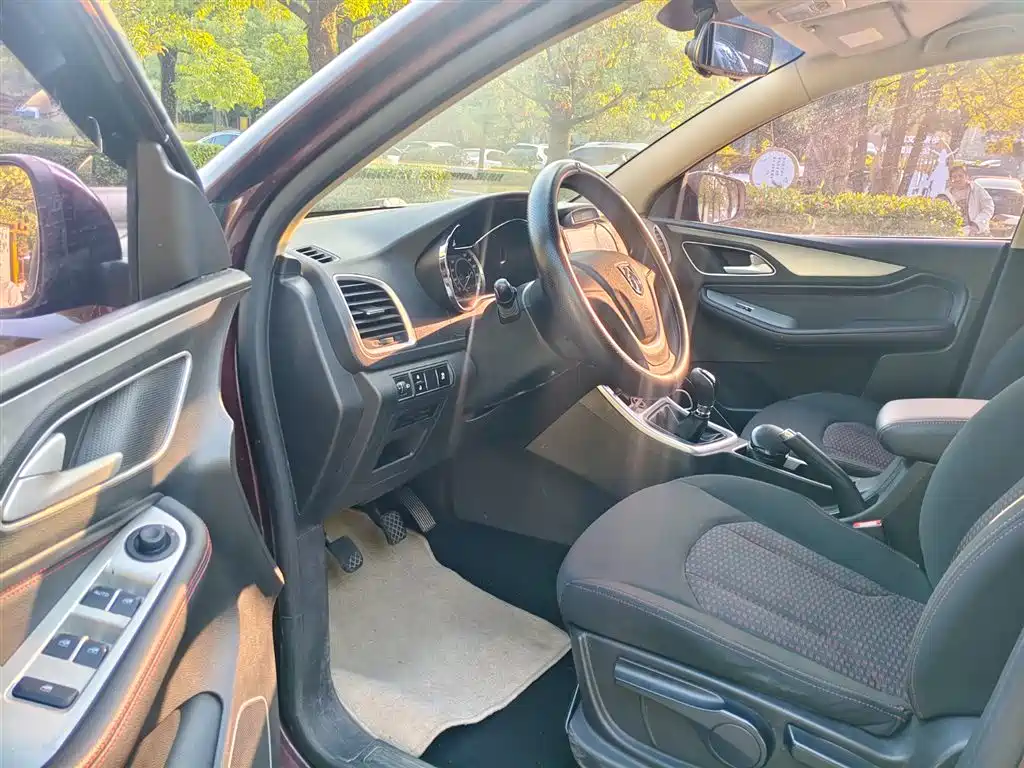 Baojun 560 2016 2015 1.8L Manual Luxury