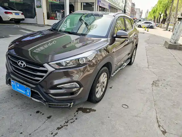 HYUNDAI TUCSON