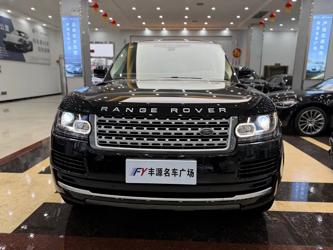 Land Rover Range Rover 2017 3.0 SC V6 Vogue LWB (Long Wheelbase) фото 2