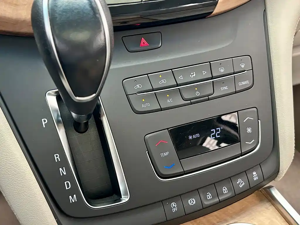 Фото 12 - Buick GL8