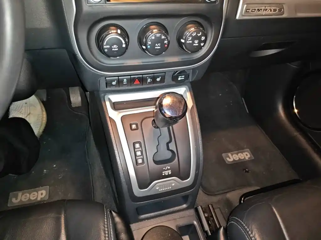 Jeep Compass (Import) 2014 2014 Facelift 2.4L 4WD Luxury Navigation Edition