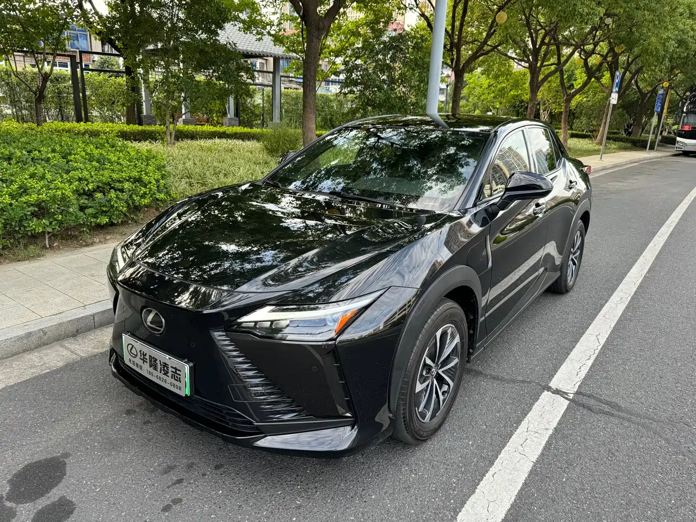 Lexus RZ 2023 2023 450e 4WD Deluxe