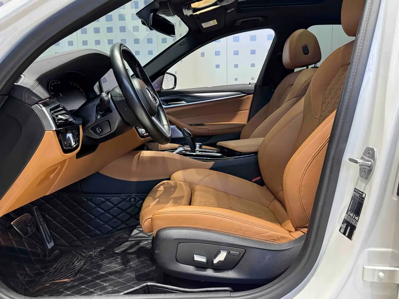 BMW 5 Series (Import) 2022 Model Second Facelift 525i M Sport Package фото 8