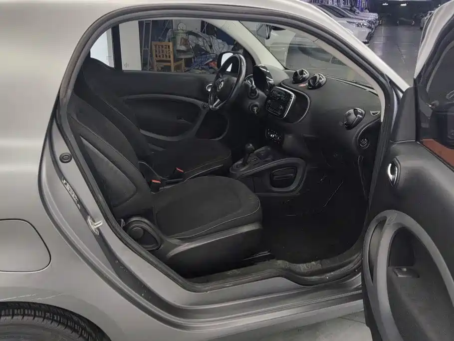 smart fortwo 2018 2018 1.0L 52kW Hardtop Passion Edition China V