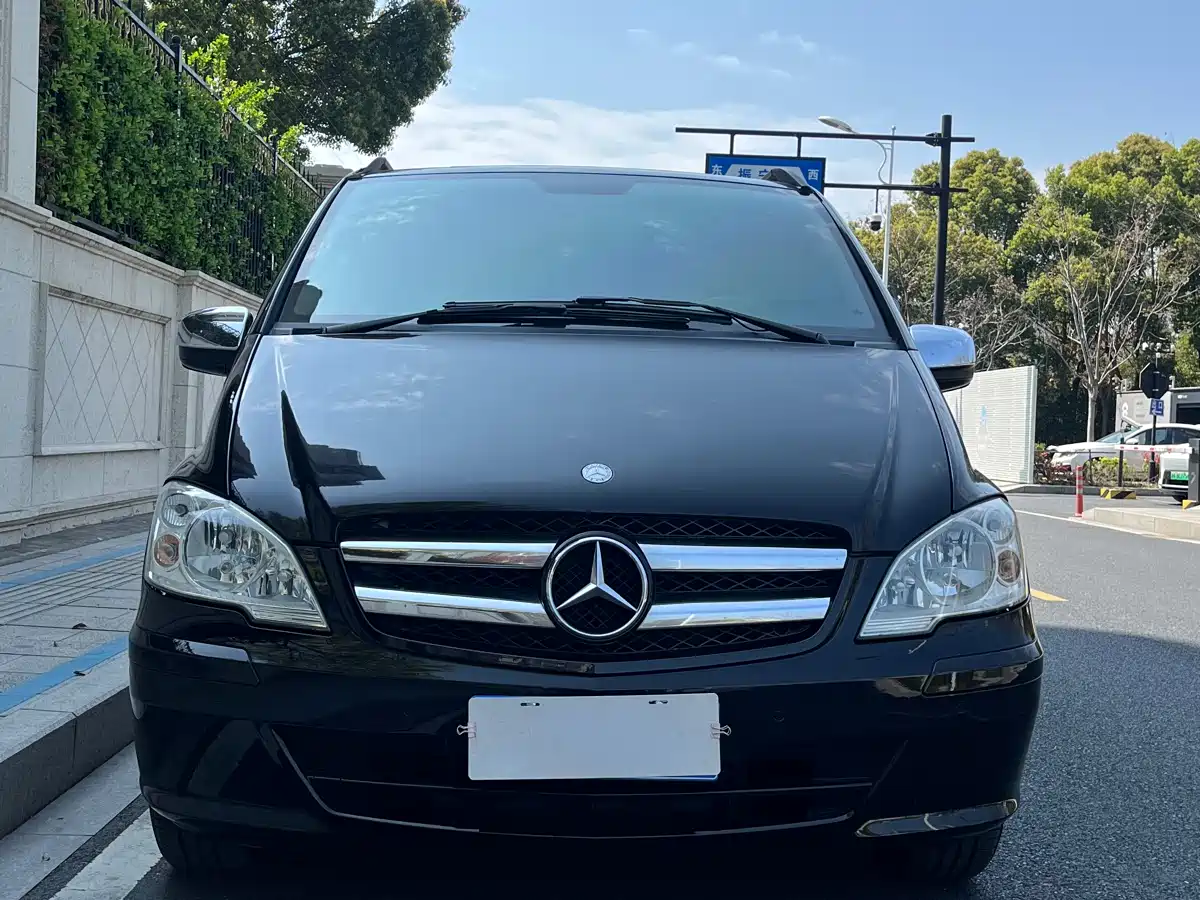 Mercedes-Benz Vito 2013 Model 3.0L Elite Edition фото 2