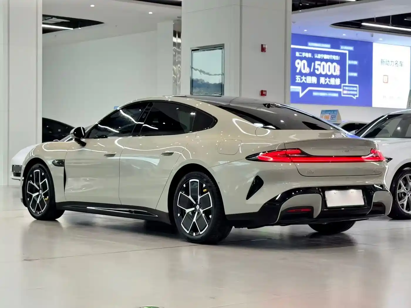 XIAOMI CAR XIAOMI SU7