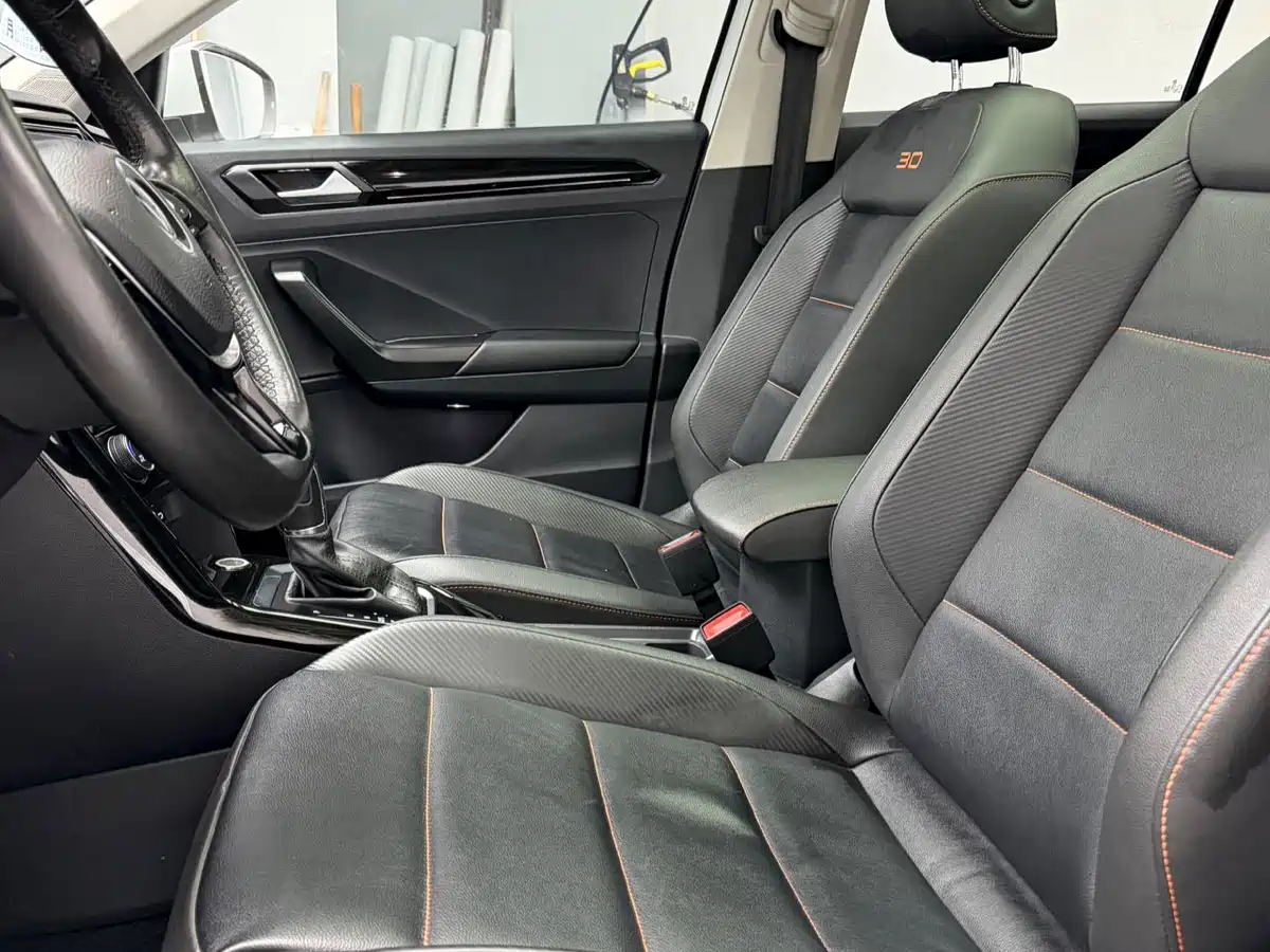 Volkswagen T-ROC 2021 280TSI DSG 2WD Comfort Smart Connect Edition фото 11
