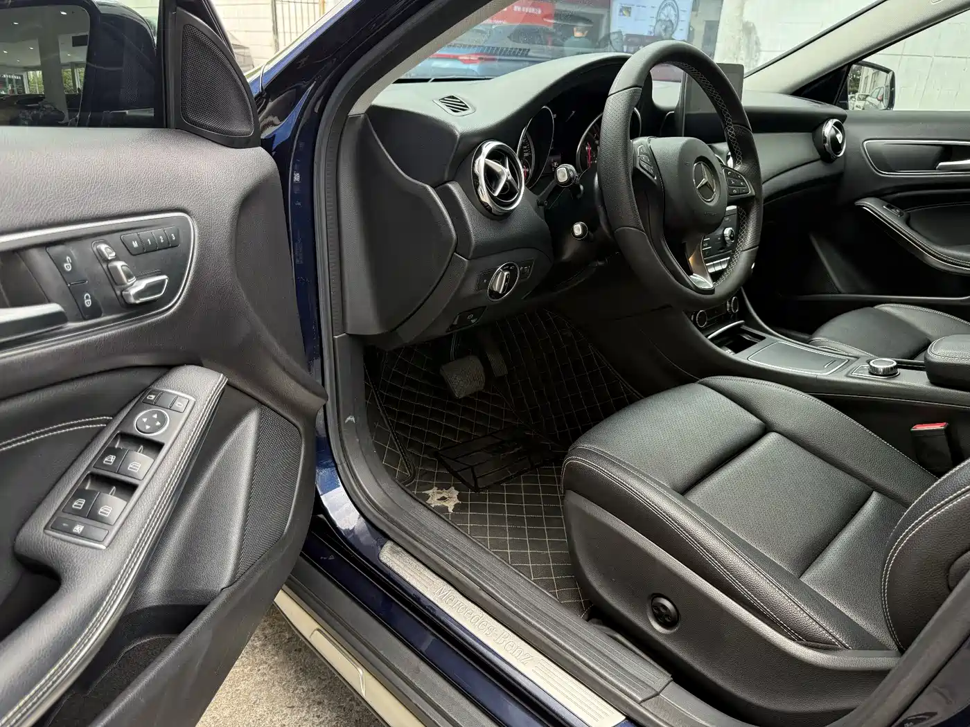 Mercedes-Benz GLA 2018 GLA 200 Fashion фото 15
