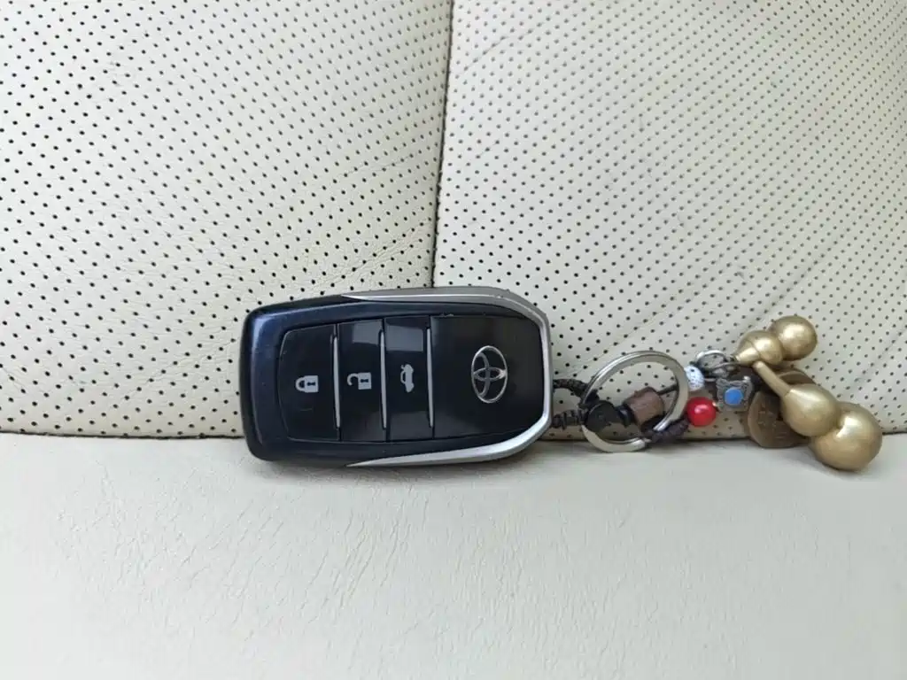 Фото 9 - Toyota Camry