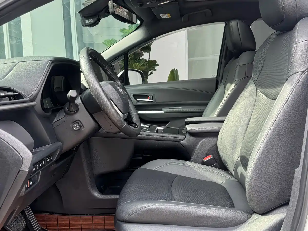 Фото 5 - Toyota Sienna