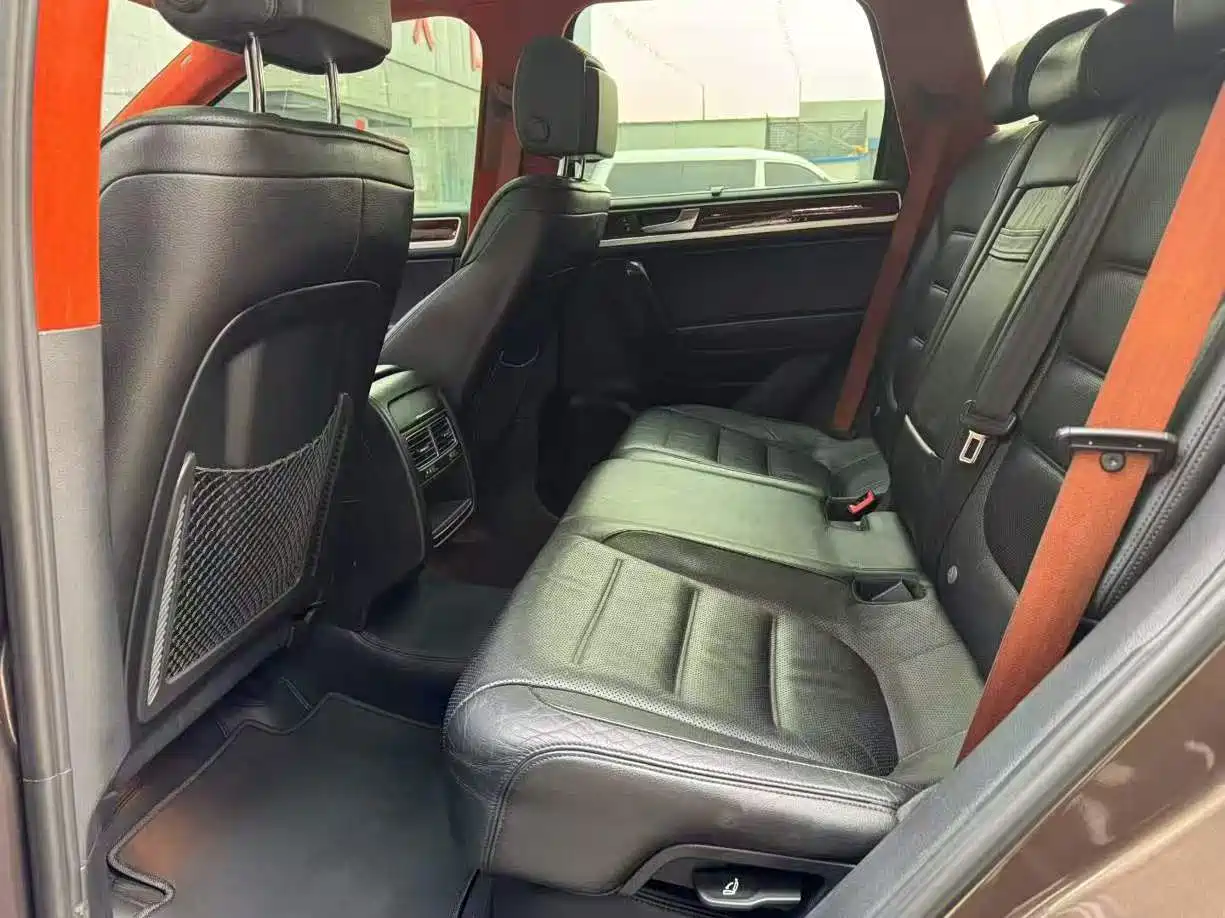 Volkswagen Touareg 2011 3.0TSI Standard фото 9