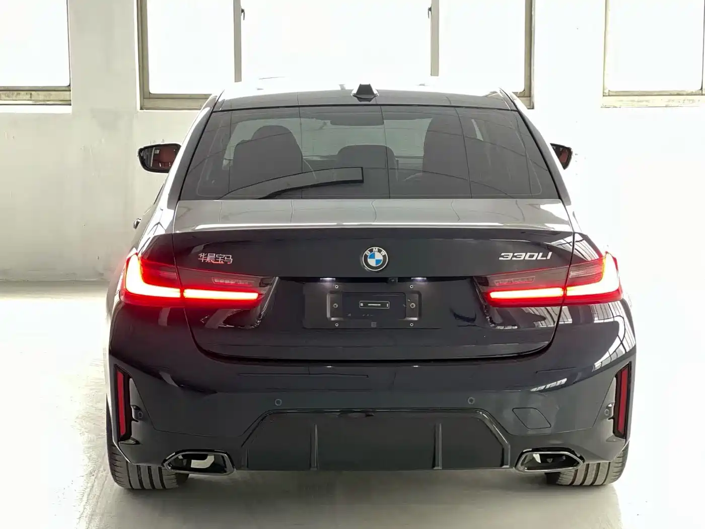 BMW 3 Series 2025 330Li M Sport Night Edition фото 7
