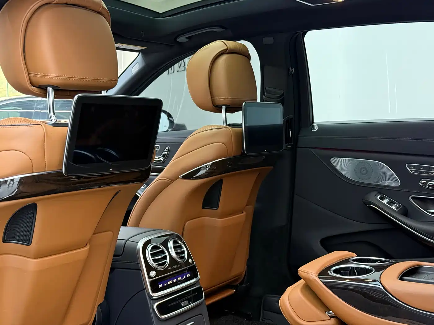 Mercedes-Benz Maybach S-Class 2020 S 450 4MATIC Collector's Edition фото 12