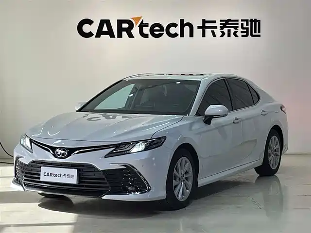 Toyota Camry 2021