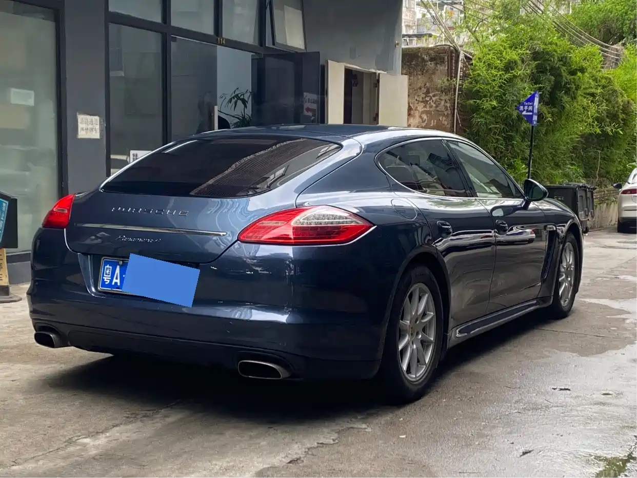 Porsche Panamera 2010 Panamera 4 3.6L фото 5