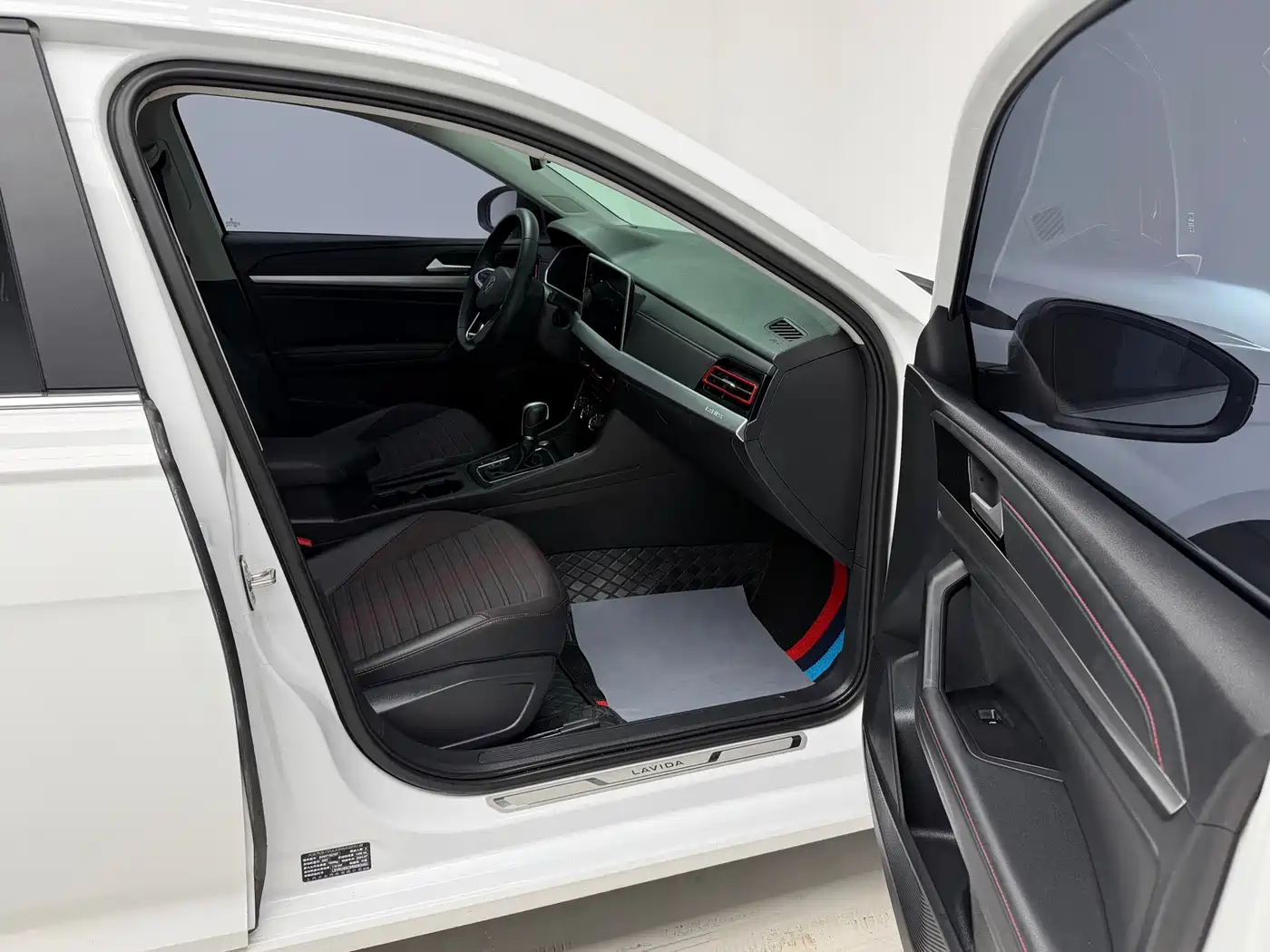 Volkswagen Lavida 2024 Model 300TSI DSG Starlight Full Comfort Edition фото 17