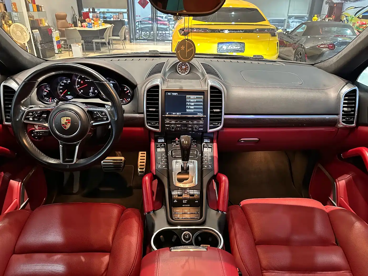 Porsche Cayenne 2016 Cayenne Turbo S 4.8T фото 17