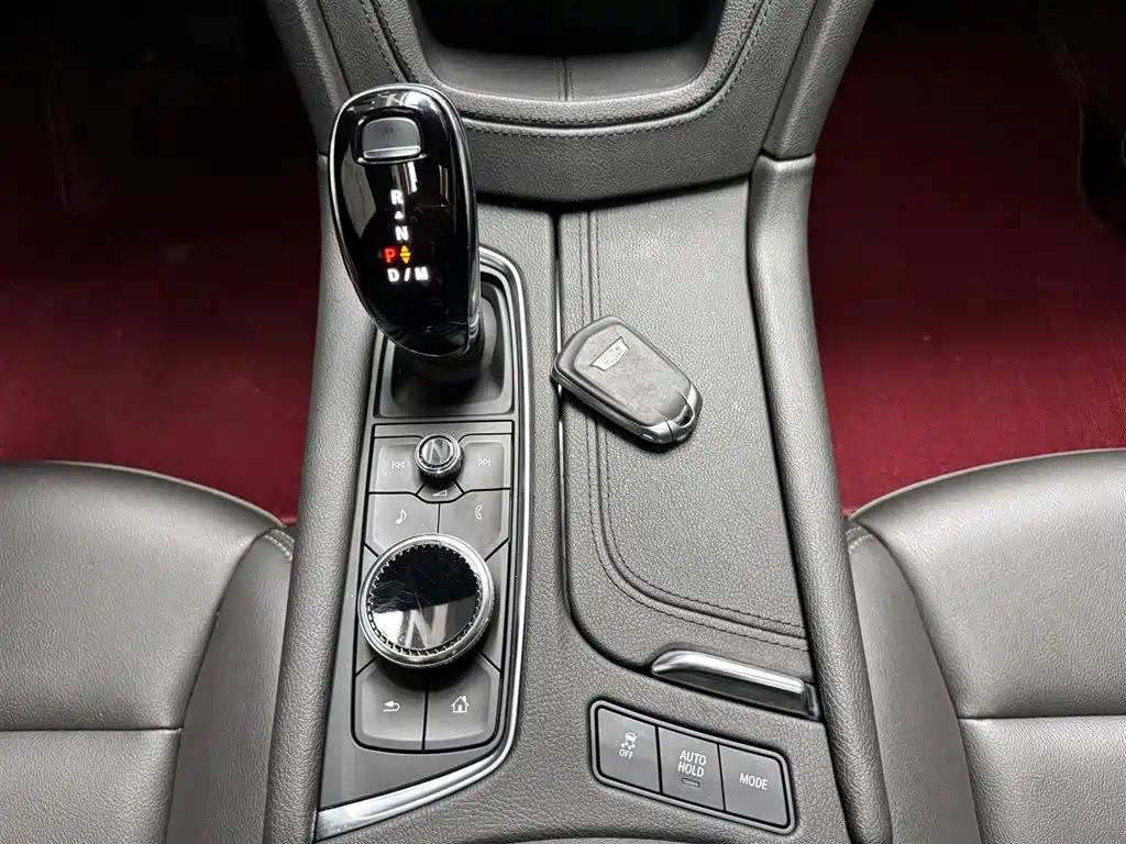 CADILLAC XT5