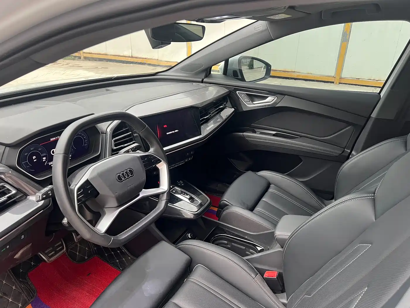 Photo 4 - Audi Q4 e-tron